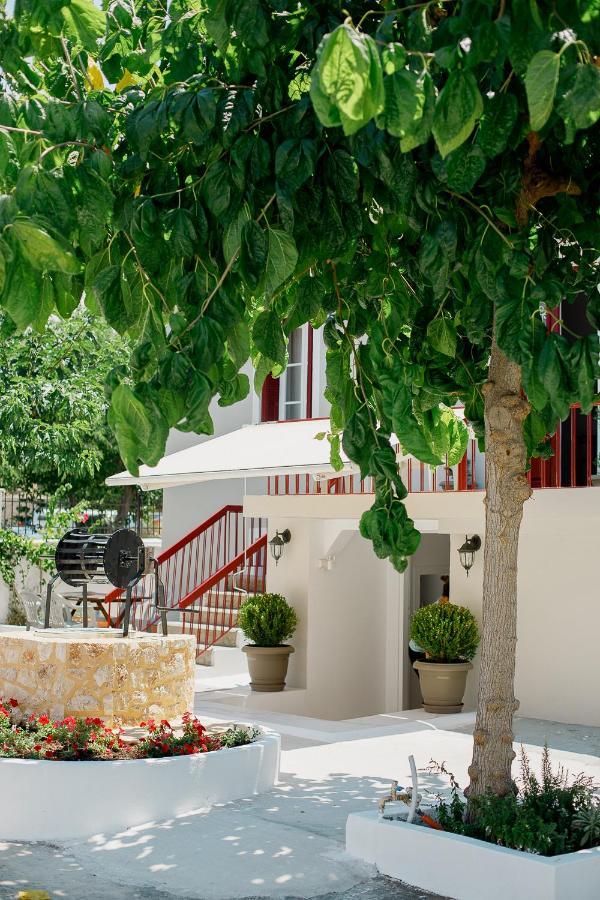 Yard Rooms Corinth エクステリア 写真