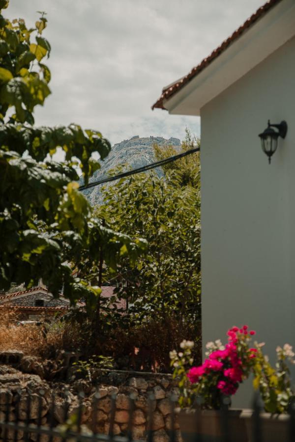 Yard Rooms Corinth エクステリア 写真